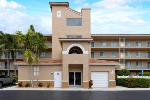 Condo in Boynton Beach, Florida, 3 bedrooms  № 1310609 - photo 1