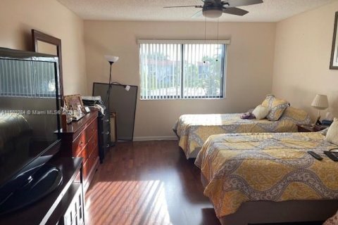 Condo in Weston, Florida, 2 bedrooms  № 910947 - photo 9