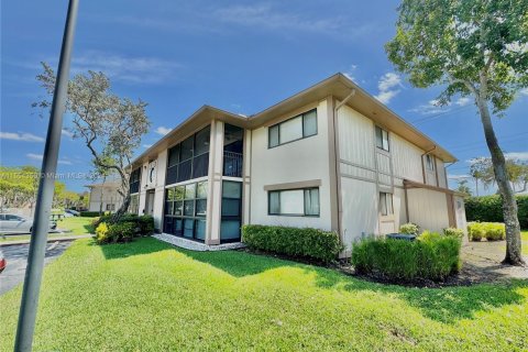 Copropriété à vendre à Tamarac, Floride: 2 chambres, 76.83 m2 № 1077908 - photo 3