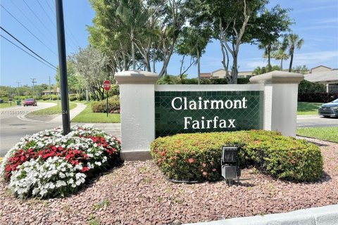 Condo in Tamarac, Florida, 2 bedrooms  № 1077908 - photo 1