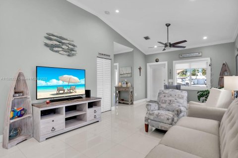 Villa ou maison à vendre à Key Largo, Floride: 3 chambres № 995406 - photo 5