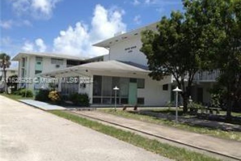 Condominio en venta en Pompano Beach, Florida, 1 dormitorio, 59.46 m2 № 1280939 - foto 2