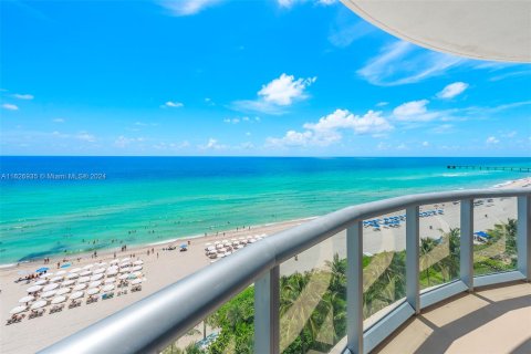 Condo in Sunny Isles Beach, Florida, 2 bedrooms  № 1280938 - photo 21