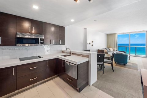 Condo in Sunny Isles Beach, Florida, 2 bedrooms  № 1280938 - photo 6