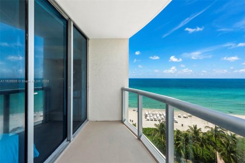 Condo in Sunny Isles Beach, Florida, 2 bedrooms  № 1280938 - photo 25