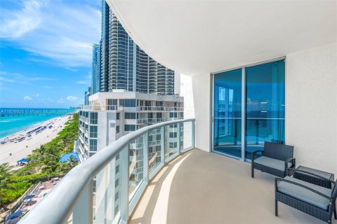 Condo in Sunny Isles Beach, Florida, 2 bedrooms  № 1280938 - photo 2