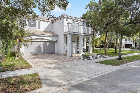 House in Miramar, Florida 4 bedrooms, 202.53 sq.m. № 960415 - photo 2