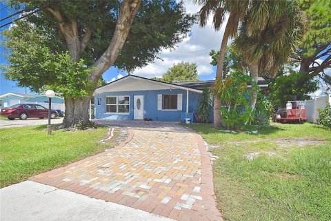 House in Venice, Florida 4 bedrooms, 158.49 sq.m. № 1392617 - photo 1