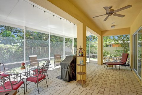 Casa en venta en Hollywood, Florida, 6 dormitorios, 485.32 m2 № 705599 - foto 12