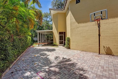 Casa en venta en Hollywood, Florida, 6 dormitorios, 485.32 m2 № 705599 - foto 2