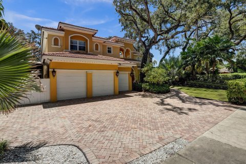 Casa en venta en Hollywood, Florida, 6 dormitorios, 485.32 m2 № 705599 - foto 1