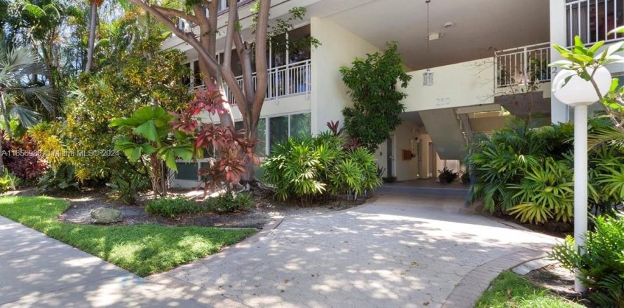 Condo in Key Biscayne, Florida, 2 bedrooms  № 1355342