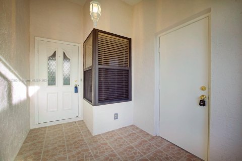 Купить виллу или дом в Хоб-Саунд, Флорида 7 комнат, 103.96м2, № 954018 - фото 2