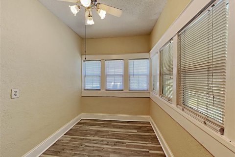 Commercial property in Orlando, Florida 4 bedrooms, 240.25 sq.m. № 1286674 - photo 13