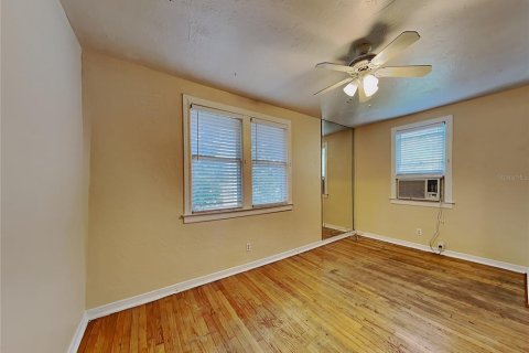 Commercial property in Orlando, Florida 4 bedrooms, 240.25 sq.m. № 1286674 - photo 25