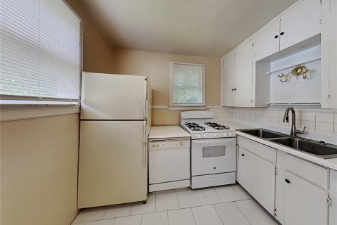 Commercial property in Orlando, Florida 4 bedrooms, 240.25 sq.m. № 1286674 - photo 29