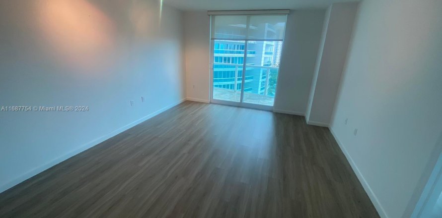 Condominio en Miami, Florida, 1 dormitorio  № 1428550