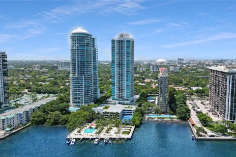 Condominio en venta en Miami, Florida, 1 dormitorio, 73.49 m2 № 1428550 - foto 13