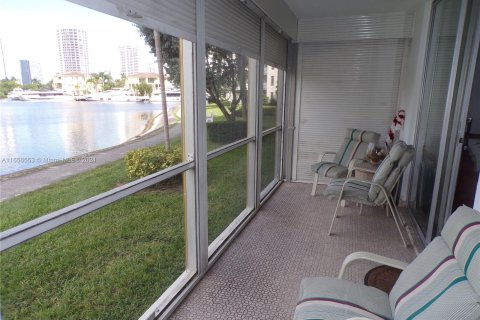 Condo in Aventura, Florida, 2 bedrooms  № 1358757 - photo 5