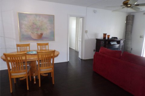 Condo in Aventura, Florida, 2 bedrooms  № 1358757 - photo 28