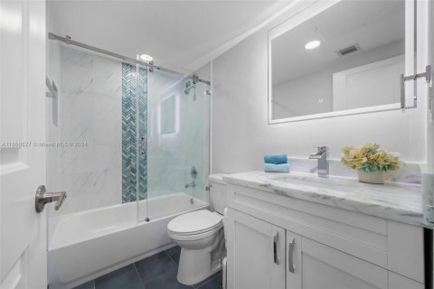 Copropriété à vendre à Hollywood, Floride: 2 chambres, 111.3 m2 № 1358756 - photo 29