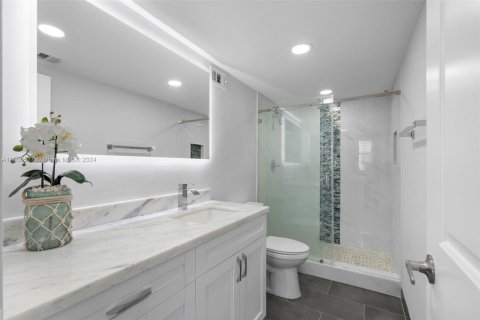 Copropriété à vendre à Hollywood, Floride: 2 chambres, 111.3 m2 № 1358756 - photo 24