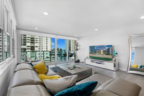 Condominio en venta en Hollywood, Florida, 2 dormitorios, 111.3 m2 № 1358756 - foto 4