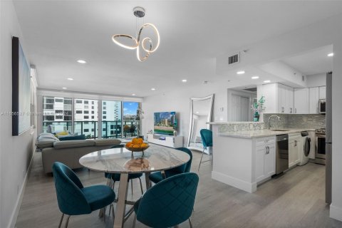 Copropriété à vendre à Hollywood, Floride: 2 chambres, 111.3 m2 № 1358756 - photo 6