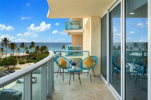 Copropriété à vendre à Hollywood, Floride: 2 chambres, 111.3 m2 № 1358756 - photo 1