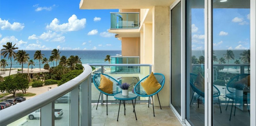 Condo in Hollywood, Florida, 2 bedrooms  № 1358756