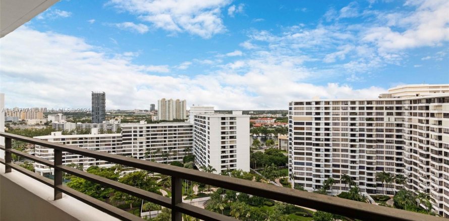 Condo à Hallandale Beach, Floride, 2 chambres  № 1332427