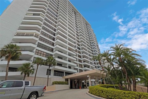 Copropriété à vendre à Hallandale Beach, Floride: 2 chambres, 118.91 m2 № 1332427 - photo 3