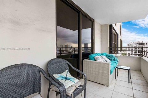 Copropriété à vendre à Hallandale Beach, Floride: 2 chambres, 118.91 m2 № 1332427 - photo 2