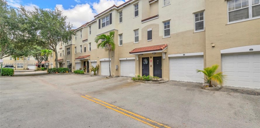 Condo in Coral Springs, Florida, 2 bedrooms  № 1332333