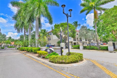 Condo in Coral Springs, Florida, 2 bedrooms  № 1332333 - photo 15