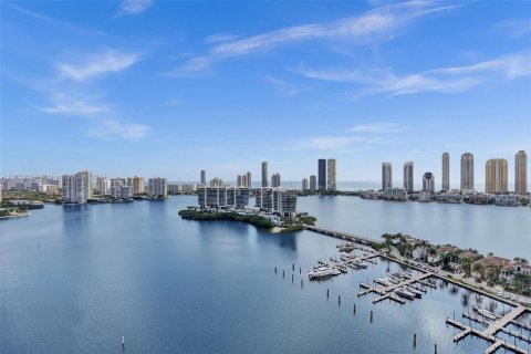 Condominio en venta en Aventura, Florida, 2 dormitorios, 253.62 m2 № 1332334 - foto 30