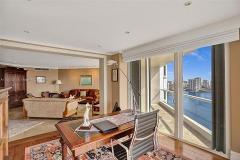 Condominio en venta en Aventura, Florida, 2 dormitorios, 253.62 m2 № 1332334 - foto 9