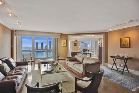 Condominio en venta en Aventura, Florida, 2 dormitorios, 253.62 m2 № 1332334 - foto 2