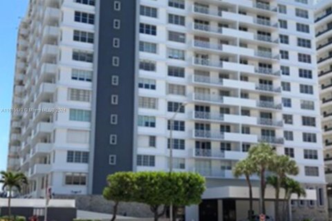 Condominio en venta en Miami Beach, Florida, 2 dormitorios, 164.99 m2 № 1236880 - foto 24