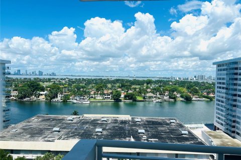 Copropriété à vendre à Miami Beach, Floride: 2 chambres, 164.99 m2 № 1236880 - photo 11