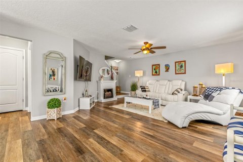 Adosado en venta en Trinity, Florida, 3 dormitorios, 126.72 m2 № 1359517 - foto 4