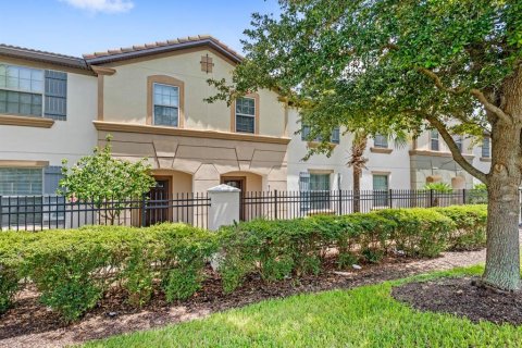 Adosado en venta en Kissimmee, Florida, 5 dormitorios, 210.24 m2 № 1297790 - foto 2