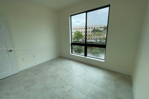 Copropriété à louer à Doral, Floride: 3 chambres, 104.42 m2 № 1293062 - photo 3