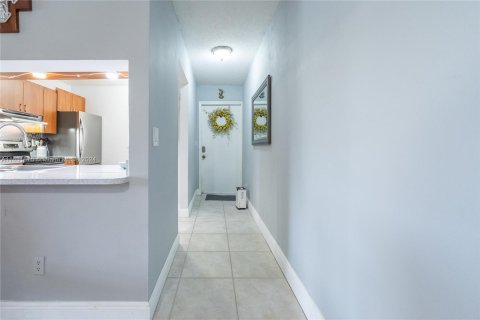 Condo in Sunrise, Florida, 2 bedrooms  № 1293026 - photo 4