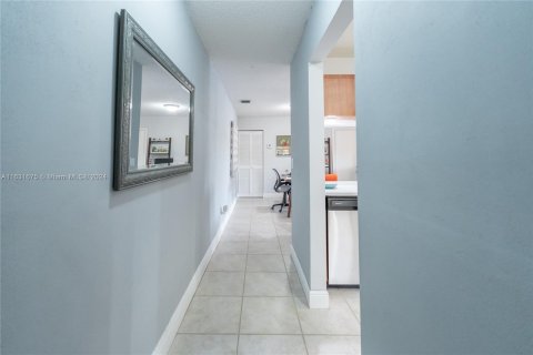 Condo in Sunrise, Florida, 2 bedrooms  № 1293026 - photo 5