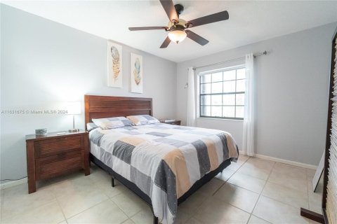 Condo in Sunrise, Florida, 2 bedrooms  № 1293026 - photo 21