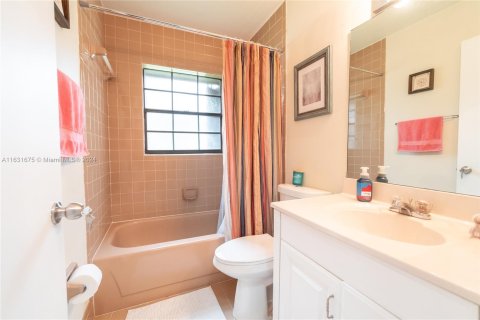 Condo in Sunrise, Florida, 2 bedrooms  № 1293026 - photo 26