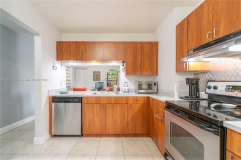 Condo in Sunrise, Florida, 2 bedrooms  № 1293026 - photo 7