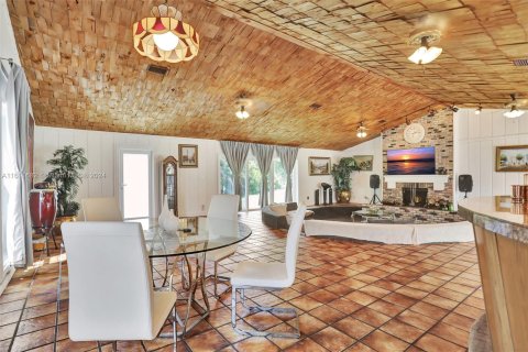 Villa ou maison à vendre à Coral Springs, Floride: 4 chambres, 358.79 m2 № 1234311 - photo 28