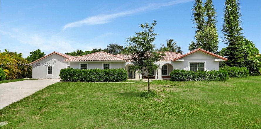 Villa ou maison à Coral Springs, Floride 4 chambres, 358.79 m2 № 1234311